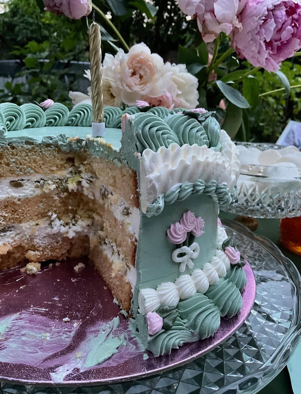 LAMBETH CAKE